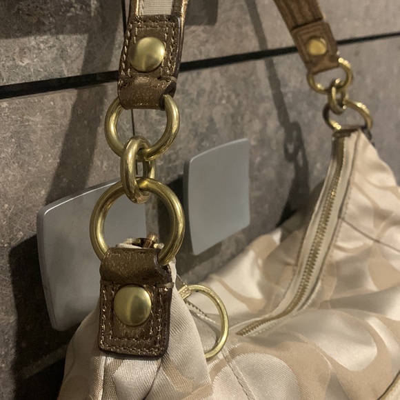Coach Poppy Bag with crossbody - Picture 5 of 13